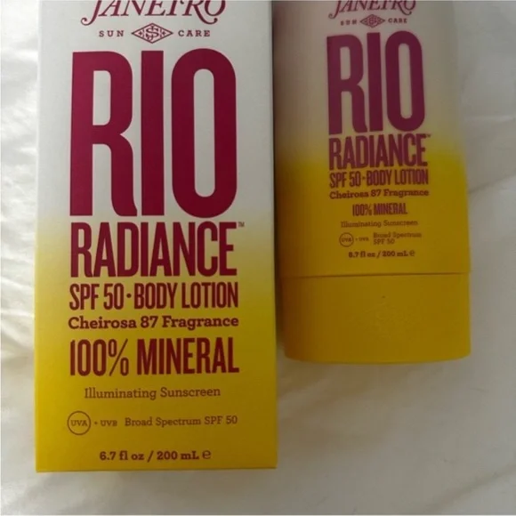 Sol de Janeiro Radiance SPF 50 Mineral Lotion - Picture 7 of 7